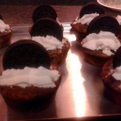 A picture of Diana's chocolate chip muffin cup cake.