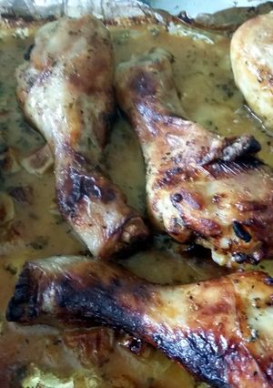 A picture of Honey and mustard chicken drumsticks.