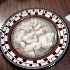 A picture of chicken and dumplings.