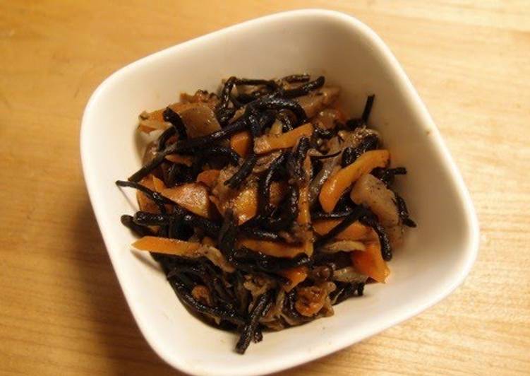 Recipe of Speedy Macrobiotic Hijiki Seaweed Seasoned Only With Soy Sauce For Bentos