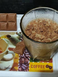 चॉकलेट ओरिओ मूस(chokolaty oreo mousse recipe in marathi) रेसिपी चे मुख्य फोटो