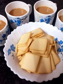 अदरक तुलसी चाय (Adrak Tulsi chai recipe in Hindi) रेसिपी मुख्य फोटो
