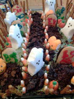 A picture of graveyard halloween cake.