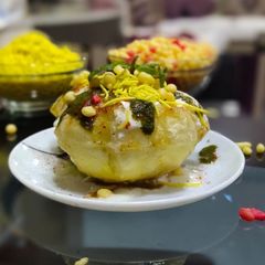 A picture of Raj kachori.