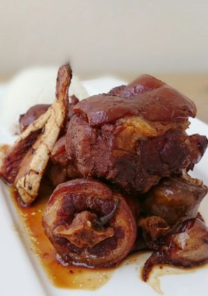 A picture of Pork Knuckle In Sweet Black Vineger And Ginger.