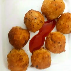 A picture of Potatoes cheese ball.
