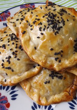 Foto principal de Empanadita de pavo con jamón ibérico y cebolla
