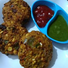 A picture of Veg Daal Vadas.