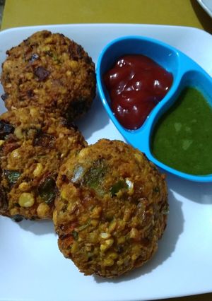 A picture of Veg Daal Vadas.