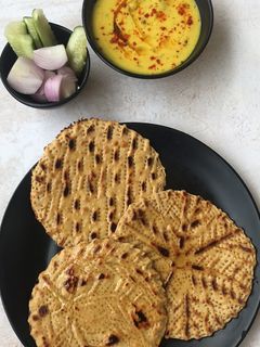 खोबा रोटी (khoba roti recipe in Hindi) रेसिपी मुख्य फोटो