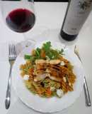 Ensalada de pasta con vinagreta de hierbabuena