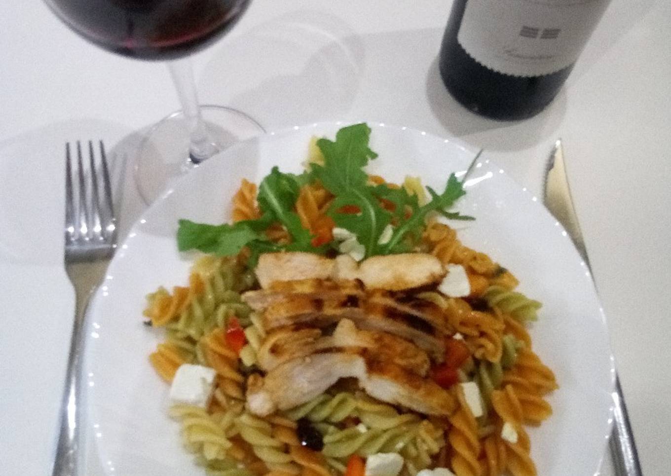 Ensalada de pasta con vinagreta de hierbabuena