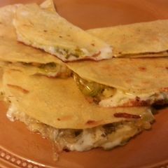 A picture of Quesadillas de flor de calabasita.