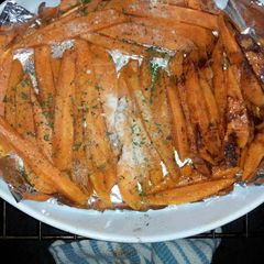 Sweet potatoe fries (trio) A picture of Sweet potatoe fries (trio).