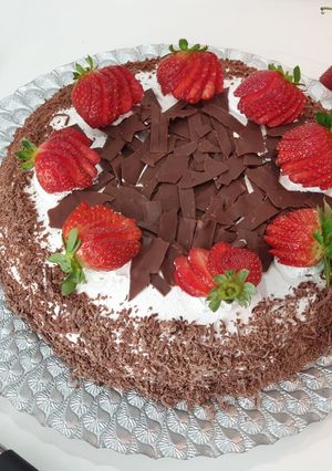 صورة لوصفة كيكة الغابة السوداء اللذيذة 😋 (بلاك فورست)