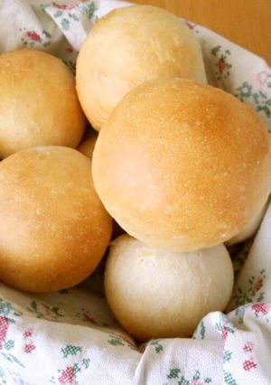 A picture of Moist and Chewy Dinner Rolls.