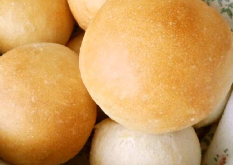 Moist and Chewy Dinner Rolls
