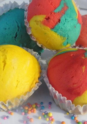 Una foto de Muffins de yogurt y colores