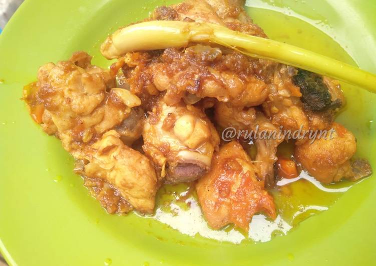 Ayam Bumbu kuning masak kering