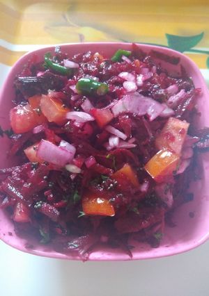 A picture of Beet kachumber salad.