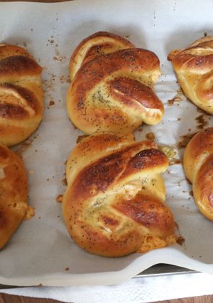 A picture of Jessalyn's Stuffed Pretzels.