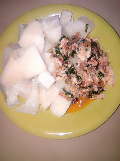 A picture of Boiled yam scrambled egg and vegetable.
