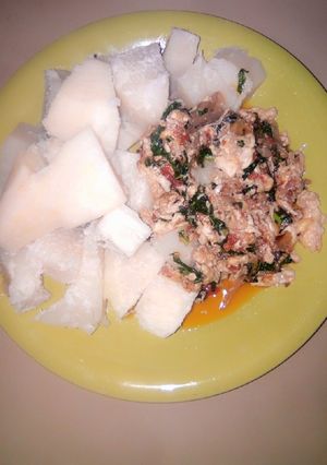 A picture of Boiled yam scrambled egg and vegetable.