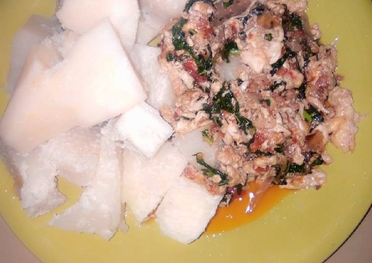 Recipe of Super Quick Homemade Boiled yam scrambled egg and vegetable