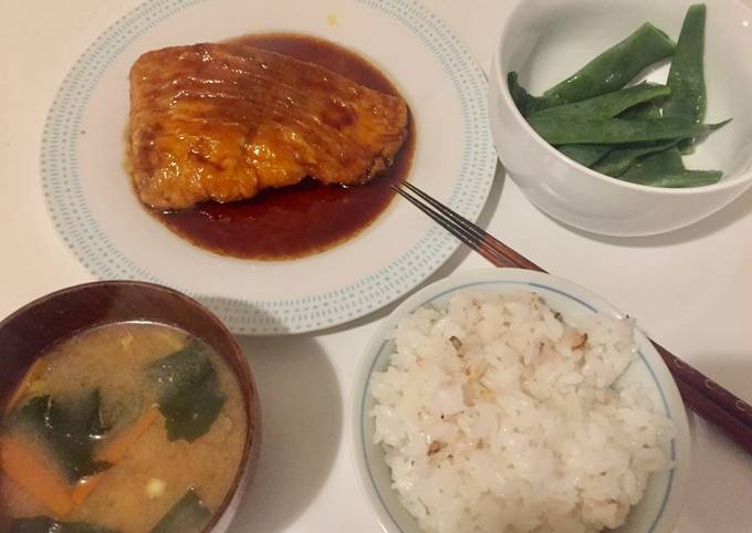Teriyaki salmon dinner