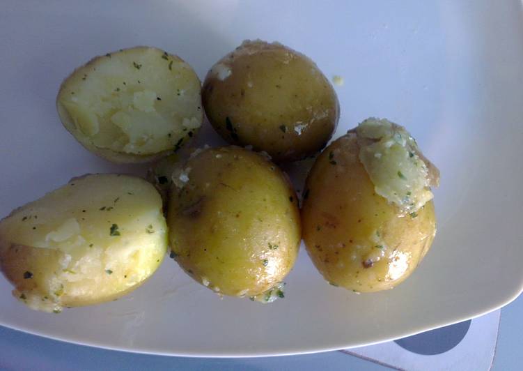 Simple Way to Make Homemade Baby new potatoes in herb butter