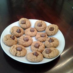 A picture of Peanut Butter Middle Cookies.