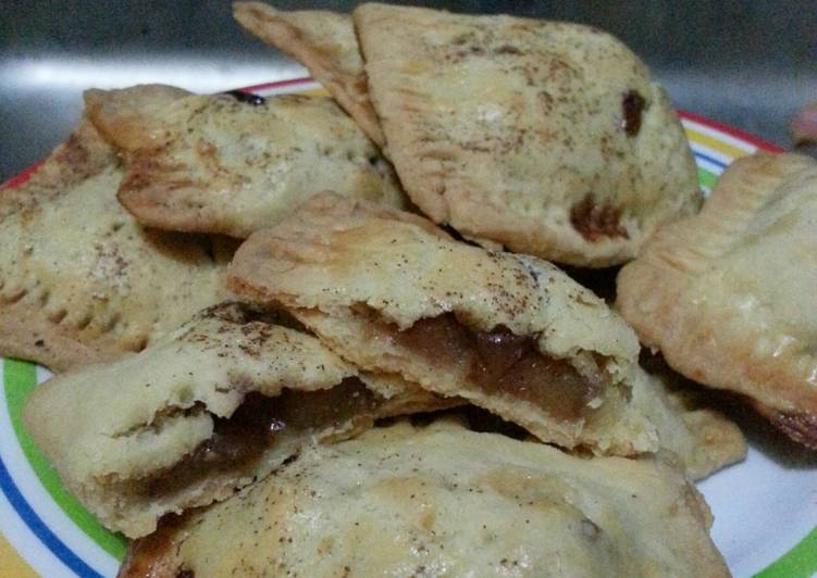 Recipe of Mini Apple pocket pie in 16 Minutes at Home