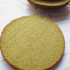 A picture of Light and Moist Matcha Sponge Cake.