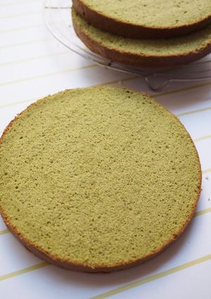 A picture of Light and Moist Matcha Sponge Cake.