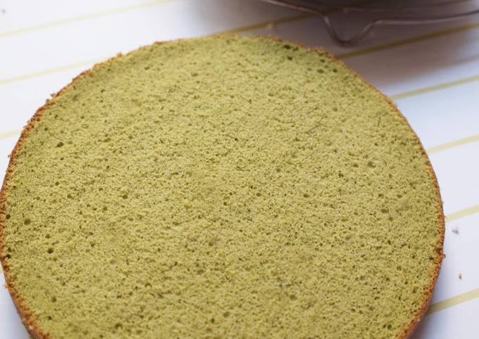 How to Prepare Any-night-of-the-week Light and Moist Matcha Sponge Cake