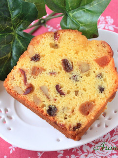 A picture of Easy Fruit Cake (for grownups, too).