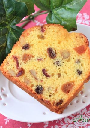A picture of Easy Fruit Cake (for grownups, too).