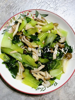 青江菜炒雙菇 的食譜成品照片