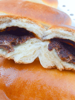Una foto de Panecillos de leche rellenos de nocilla