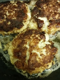 A picture of Crab and scallop cakes.