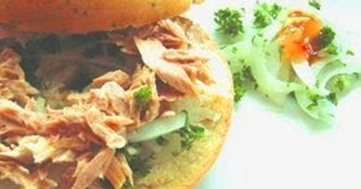 Sweet Onion and Tuna Sandwich with Sweet Chilli Sauce and Mayonnaise