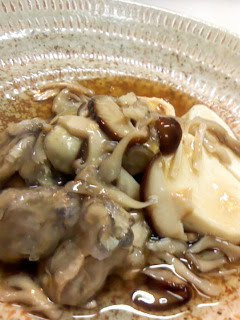 A picture of "Crystalized" Oysters with Thick Mushroom Sauce.