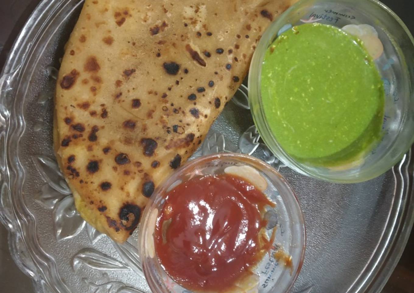 Aloo cheese parantha with tangi Dip