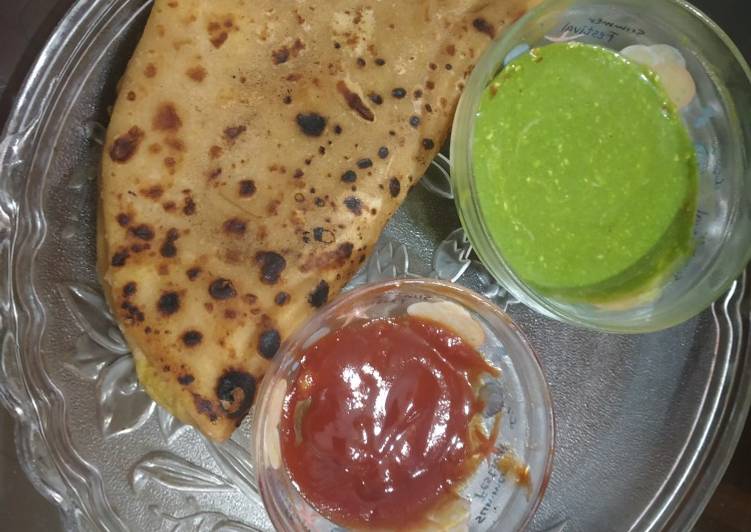 Simple Way to Prepare Any-night-of-the-week Aloo cheese parantha with tangi Dip