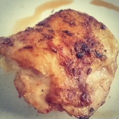 A picture of Lemon lavender chicken thighs.