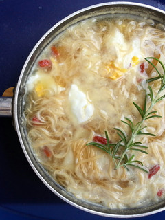 A picture of Yee Mee Noodle Soup.