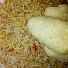 A picture of Minas 'mie nasigoreng' mkanan trcpt disaat laper..😂.