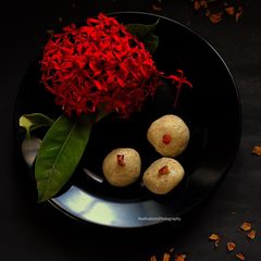 A picture of Thandai Balls.