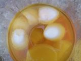 Huevos encurtidos