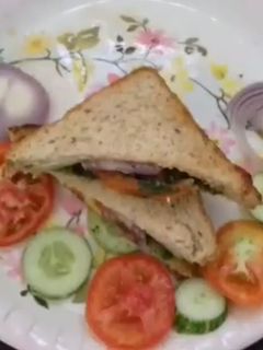 பிரட் சாண்ட்விச் (Bread sandwich recipe in tamil) செய்முறை முக்கிய புகைப்படம்